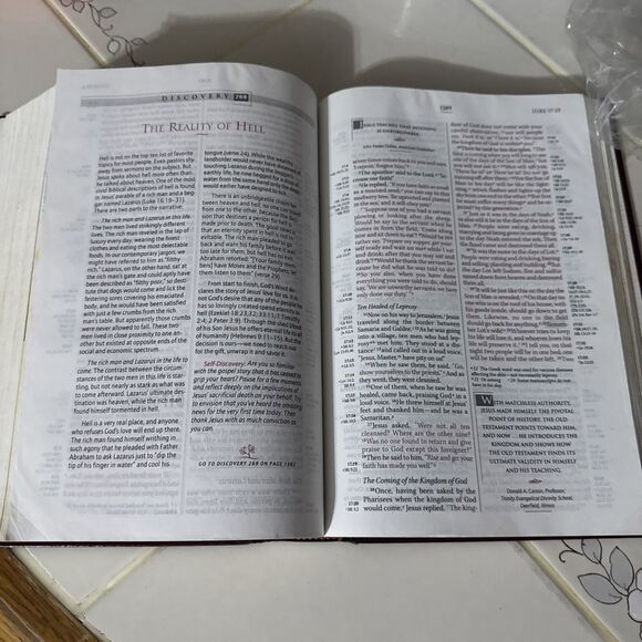 The Knowing Jesus Study Bible NIV By Ed Hindson - Picture 15 of 16